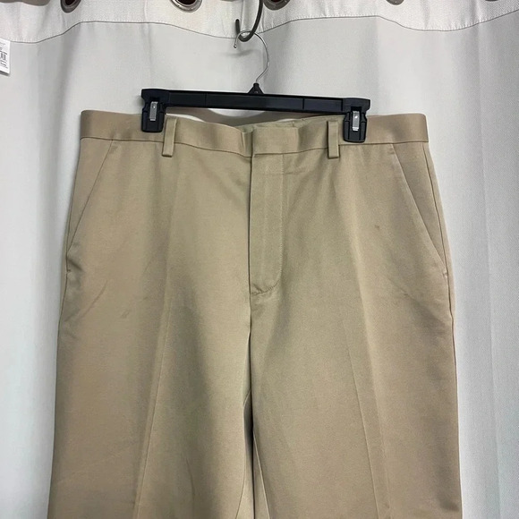 Dockers classic fit men’s khaki size w36/length 30 - Picture 2 of 8